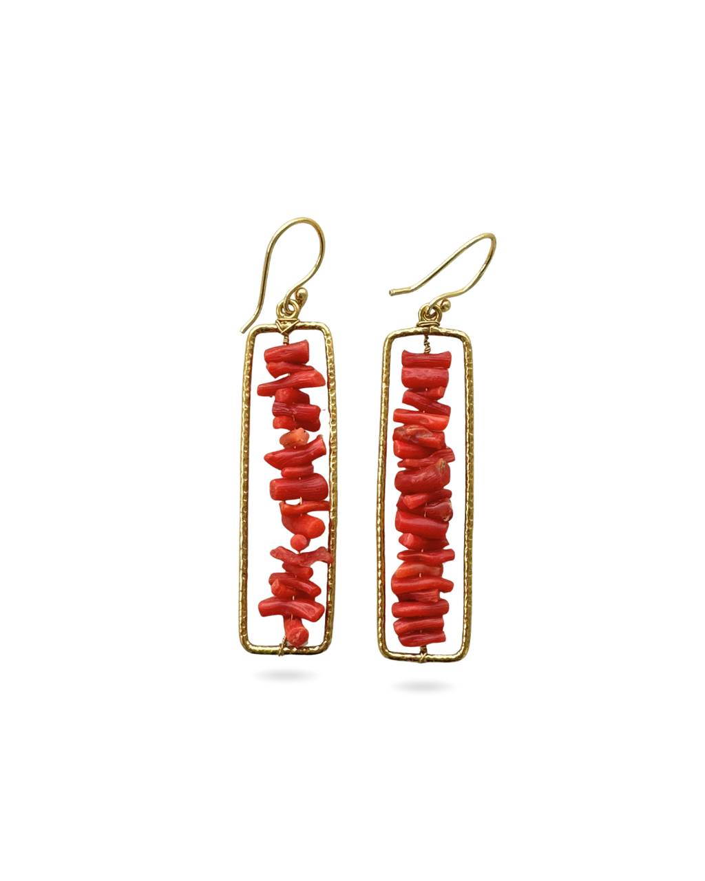 Pendientes Medusa dorados con coral rojo